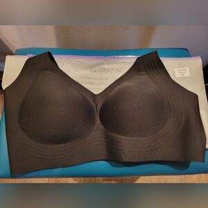 Seamless Wireless Black Comfort Bra - Light Support